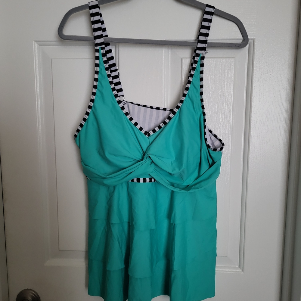 Striped Ruffled Tankini Set - Picture 2 of 12